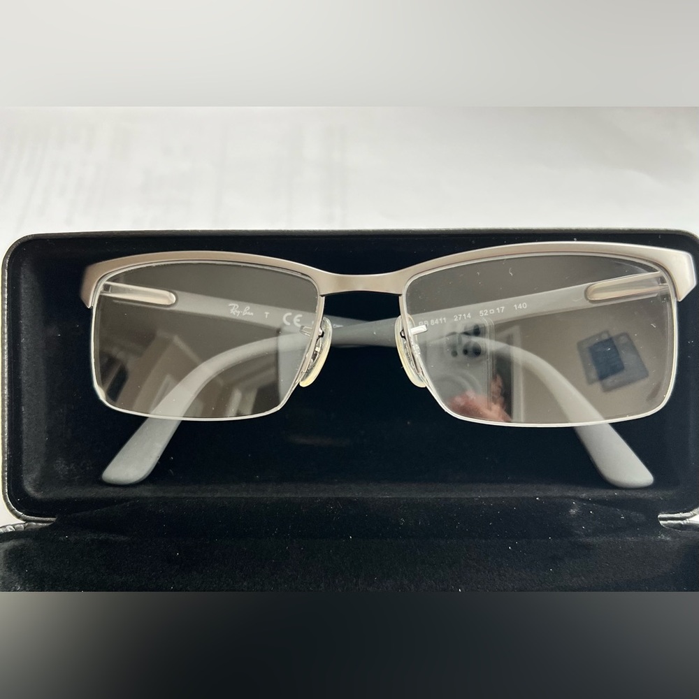 Ray-Ban Men prescription glasses frame.